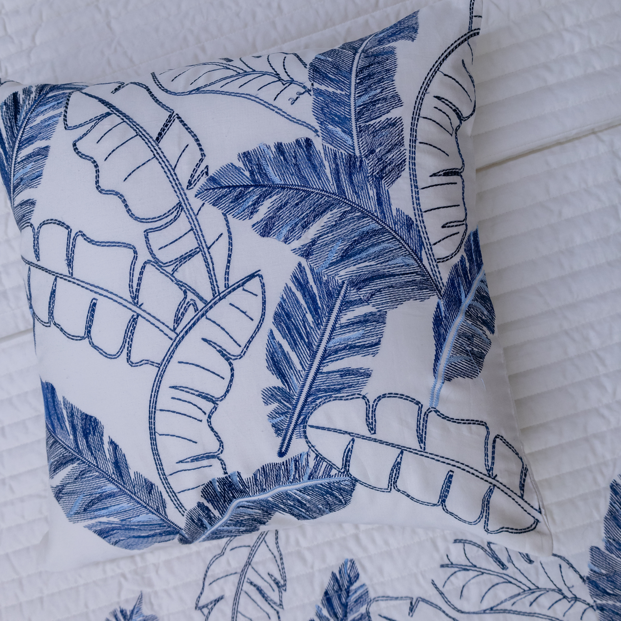 Palm Leaf embroidered bed cover - blue